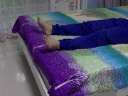 浴火母亲诱惑午睡儿子 被兴起儿子无套插入 从床上干到沙发 中出内射