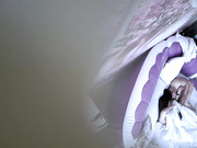 主题房睡醒小青年抽根烟就要啪啪啪女友小伙子这体位玩的刺激啊妹子终于忍不住发出了呻吟声超清原版