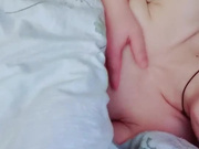 剧情演绎兄弟出差不在,诱惑他性感漂亮的美女老婆家中打炮,开始不配合鸡巴插进去后爽的嗷嗷叫,好像还是馒头穴.国语