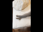 网红前女友被迫出演，高颜值粉嫩萌妹子，迷晕后玩弄粉红鲍鱼，插入小穴中再口爆，花样多妹子质量高玩得真是尽兴