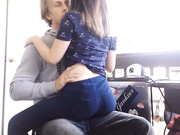 清纯漂亮高颜值混血亚裔美女与ROCK大屌男友阳台上啪啪啪白带还挺多的