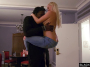 这个丰满极品肉肉美女情欲尤物看了就忍不住鸡巴硬想操穴作品 奶子圆润饱满挺翘屁股撞击插入射虚啊720P高清