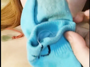 网红妹子为了吸引眼球把自己未洗的袜子吞到嘴里了舔舔自己的淫水是啥味道