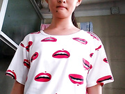 高清露脸可爱妹纸长着一个大美人痣 才艺展示先唱一首歌曲 然后脱光衣服展示身体 乳房圆圆的阴毛性感