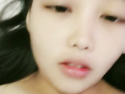 清纯萝莉露脸非常可爱怀孕8个月，诱人的大奶子给小哥舔硬大鸡巴，暴力后入抽插玩弄骚逼