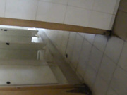 年轻漂亮妹子多校园坑神蹲守国内某大学女卫生间连续拍了好多学生妹拉屎撒尿BB形态各异往外排白带