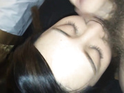 大眼睛学院美女大学生与男友激情吹吸舔的功夫了得深喉到干呕说我差点吐刺激颜射射了好多