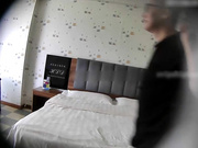 360监控偷拍出门在外旅游的小夫妻一进酒店就开炮 各种姿势玩个遍