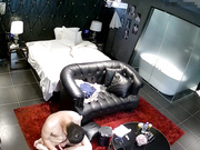 情趣酒店水滴摄像头偷拍眼镜小胖和淫骚女友在地毯上啪啪对白清晰720P高清无水印