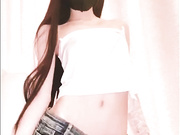 极品窈窕身材网红美少女超短裤白色吊带热舞挑逗