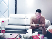 约炮外围妹纸埋头深喉泰山压顶操的啊啊叫