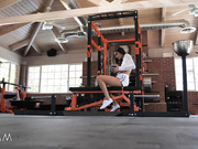 十几岁的艾米丽·威利斯在自慰时发现了她的懦弱