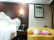 学生装萝莉清纯乖巧娇小玲珑抠穴抱插玩得爽