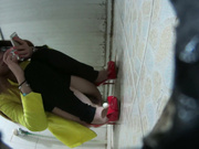 廁拍大神潛入某出租屋公共女廁偷拍極品美少婦如廁噓噓 陰毛雜亂鮑魚肥嫩看得讓人欲火焚身 1080P高清原版