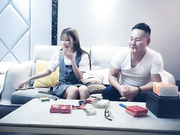 约高端外围妹学生情趣装埋头口交腰细大屁股