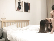 甜美外围女乖巧可爱自带性感网袜妹子很羞涩