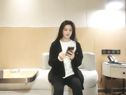 外围女甜美脸蛋高挑身材干一半突然来人把她俩吓一跳