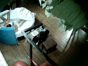 精品酒店蓝色圆床偷拍眼镜哥带了不少吃的探望异地读书的女友刚吃饱就玩六九香肠的味道如何