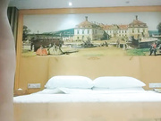 小少妇翘起大屁股对着镜头舔屌扶着腰正入抽插