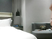 约美乳小骚货搞得小脸红扑扑后入大肥臀呻吟娇喘