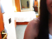 在我的父母房间与我的继兄弟发生性关系 - 家庭度假