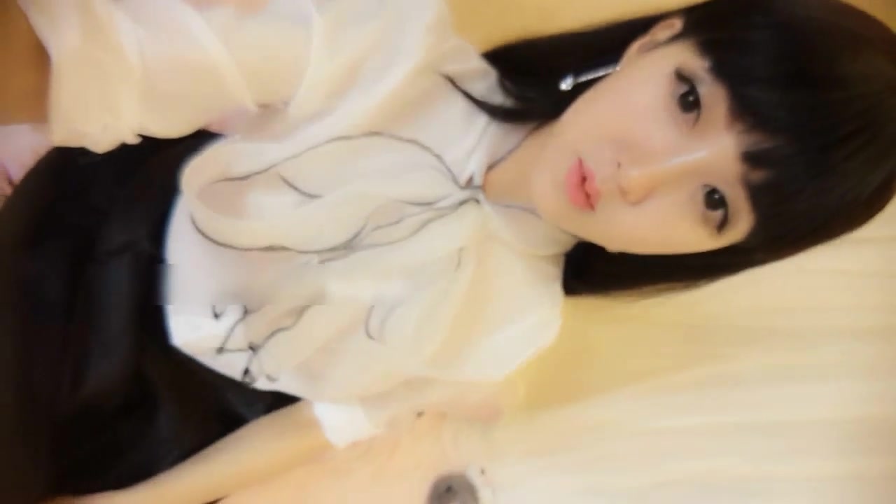 吐血推荐网红瞳孔最新近距离展示湿润的粉嫩美穴和包皮小帅哥互舔对方性器官