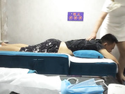 城中村女探花玩弄大屌玩得一会就射