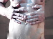 火盆——饥肠辘辘的阿比盖尔·麦克无法抵挡约翰尼·西恩斯的迪克&把它深深地藏在她的阴部