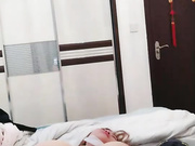 颜值不错美少妇双人激情口交啪啪 很是淫荡