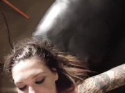 洛基·爱默生粗暴地拍打着令人窒息的吃屁股的喉咙操眼球卡姆肖特