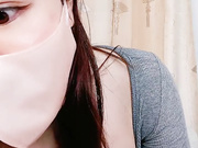 大桃小仙女大臀提起玩弄淫穴流水