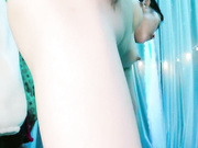 清纯少女主动上位骑坐大屌深入抽插高潮呻吟