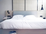 鸭舌帽妹子近距离蹲着口交69互舔扣逼猛操