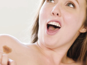 『中文字幕』哥哥为了升职把妹妹现了出去